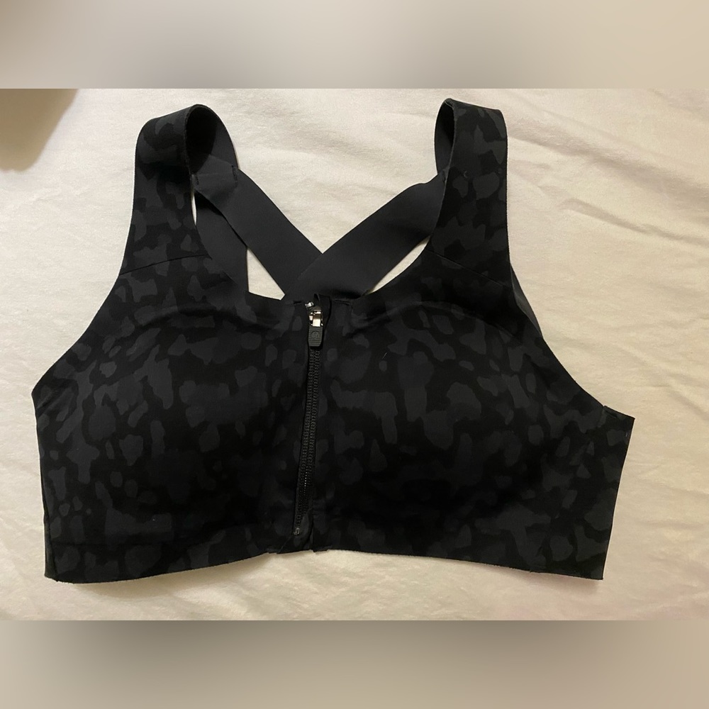Lululemon enlite bra size 34B.
